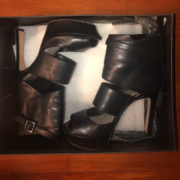 Vince Camuto Open toe heels, size 6.5 - Picture 7 of 7